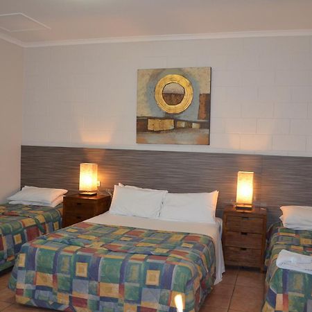 Mid City Motor Inn Gladstone Oda fotoğraf